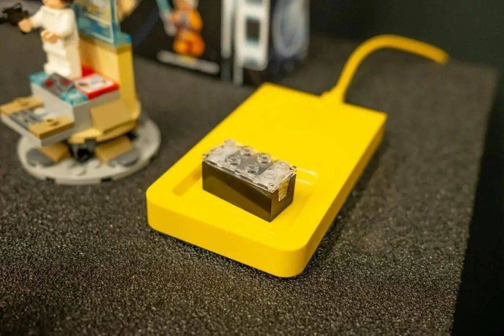 脑这是半世纪以来最大的一次进化开元棋牌乐高往积木里塞了个电(图2)