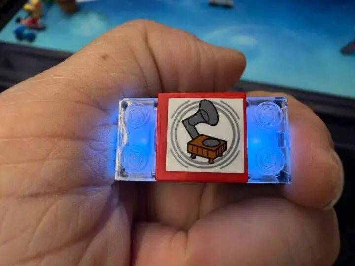 脑这是半世纪以来最大的一次进化开元棋牌乐高往积木里塞了个电(图8)